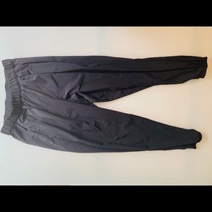 Lululemon Black Jogger  size 26